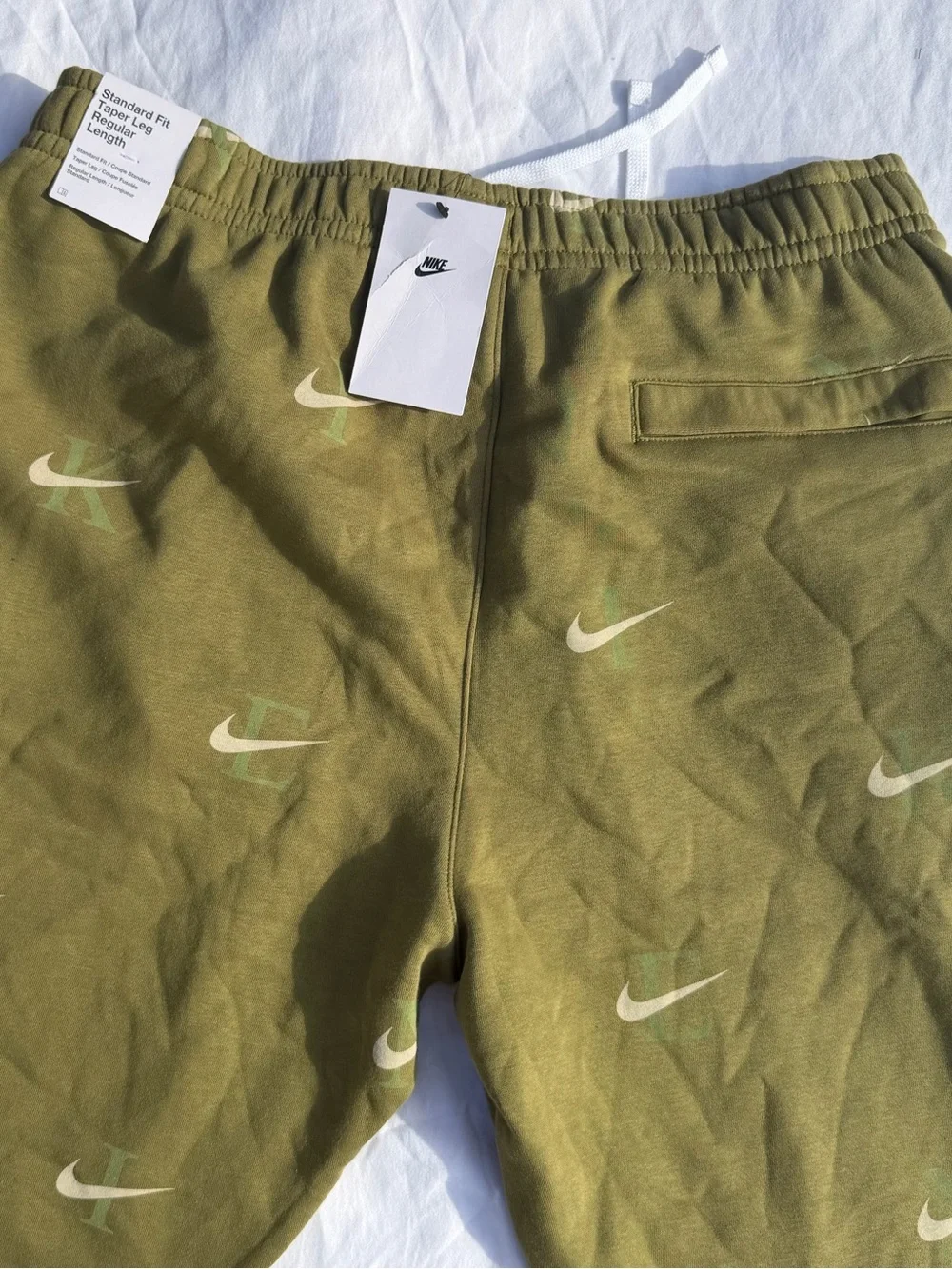 Nike Men’s Club Fleece Standard Fit Tapered Spartacus Jogger Pants- XL